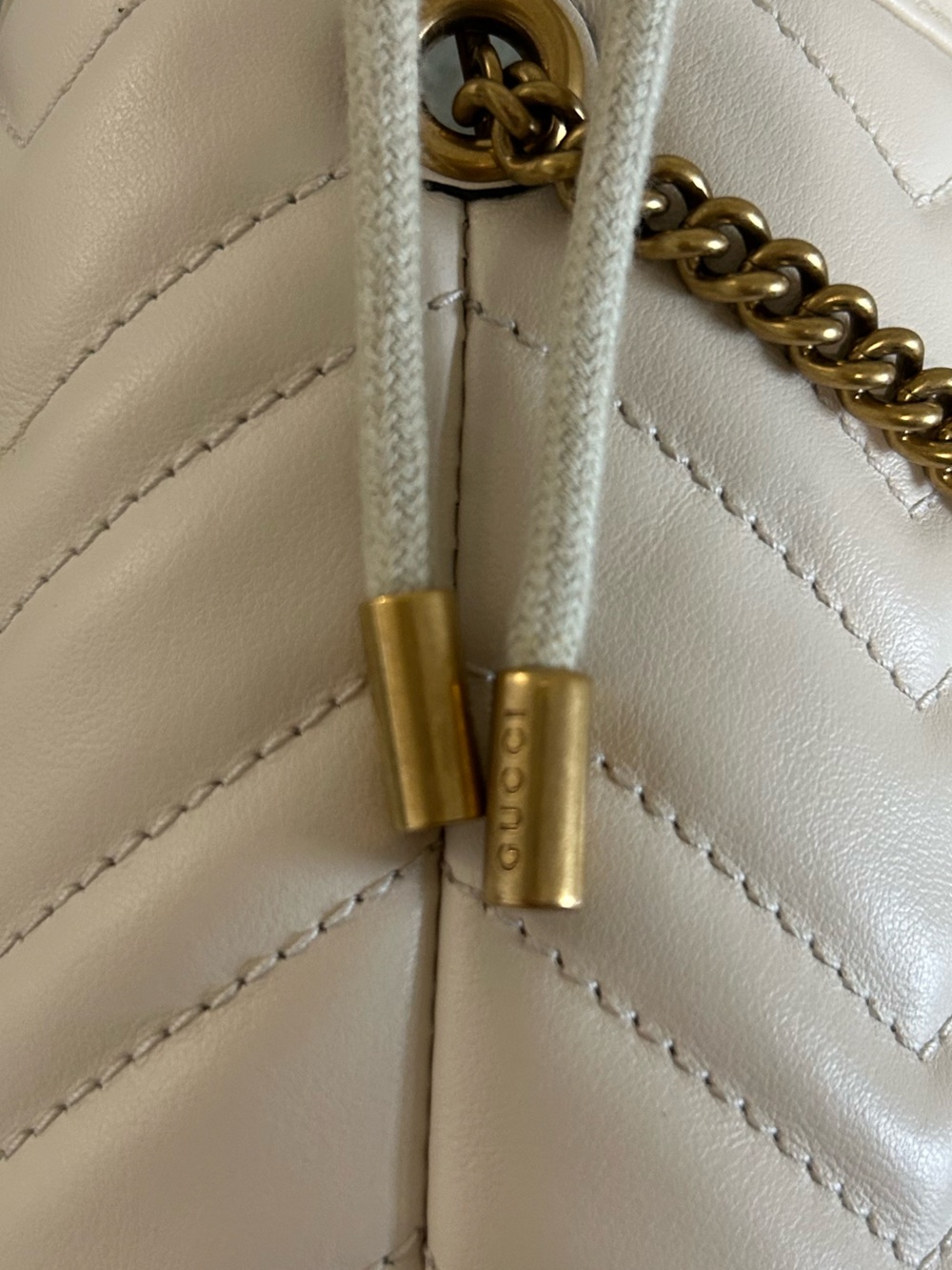 Gucci GG Marmont Mini Bucket Bag - Picture 9 of 12